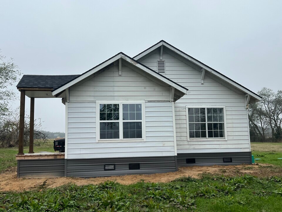 850 NE Acc Rd in Mount Vernon, TX - Building Photo