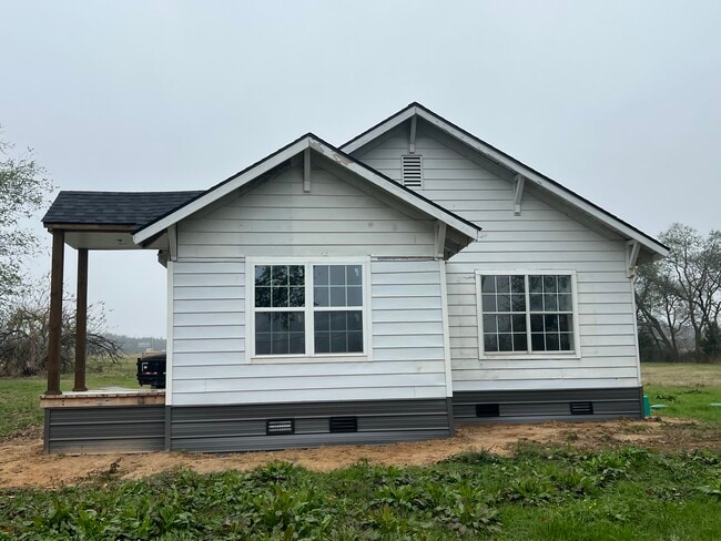 property at 850 NE Acc Rd