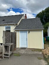 7411 N Vincent Ave, Unit Unit B in Portland, OR - Building Photo - Building Photo