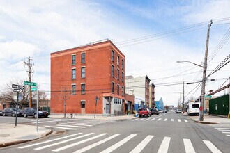 156 Conover St in Brooklyn, NY - Building Photo - Building Photo
