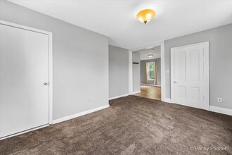 429 W Ottawa St in Sycamore, IL - Building Photo - Building Photo