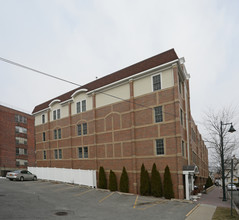 141-147 Main St in Mineola, NY - Building Photo - Building Photo