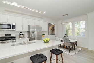 214 N Walnut St in Bensenville, IL - Building Photo - Building Photo