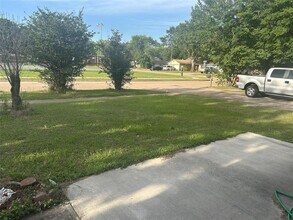 13507 White Cliff Dr in Houston, TX - Building Photo - Building Photo
