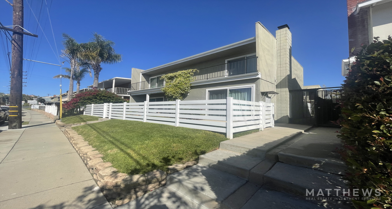 1215 Beryl St in Redondo Beach, CA - Building Photo