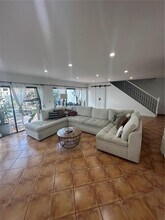541 NE 199th Ln in Miami, FL - Building Photo - Building Photo