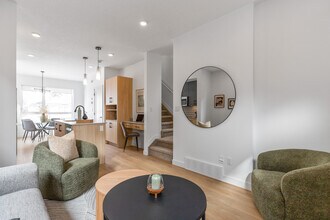 9813-9153 153 St NW in Edmonton, AB - Building Photo - Building Photo