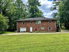 482 Plantation Rd SW in Smyrna, GA - Building Photo - Building Photo