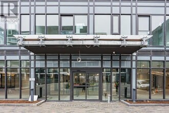 1 Quarrington Lane in North York, ON - Building Photo - Building Photo