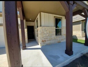 169 Cascata Way in Liberty Hill, TX - Building Photo - Building Photo