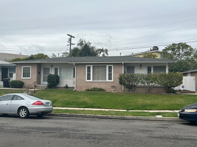 7866 Flight Ave, Unit 7866