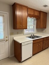 82 Valley Dr in Hartwell, GA - Building Photo - Building Photo