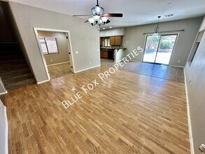 250 E Calle Puente Azul in Sahuarita, AZ - Building Photo - Building Photo