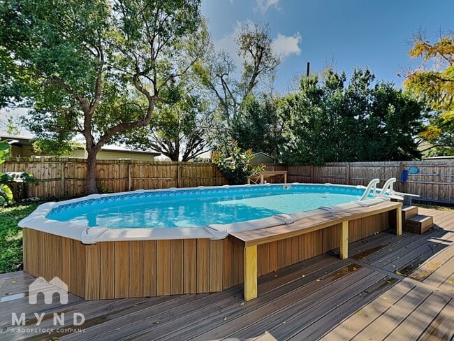 3404 Leslie Dr, Unit J204 in Orlando, FL - Building Photo - Building Photo