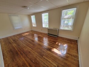 8 Chester Rd in Springfield, VT - Building Photo - Building Photo