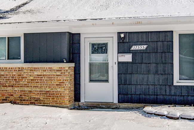 17555 Howe Ave in Homewood, IL - Building Photo - Building Photo