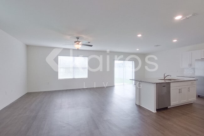 31909 Katelin Cir in Leesburg, FL - Building Photo - Building Photo