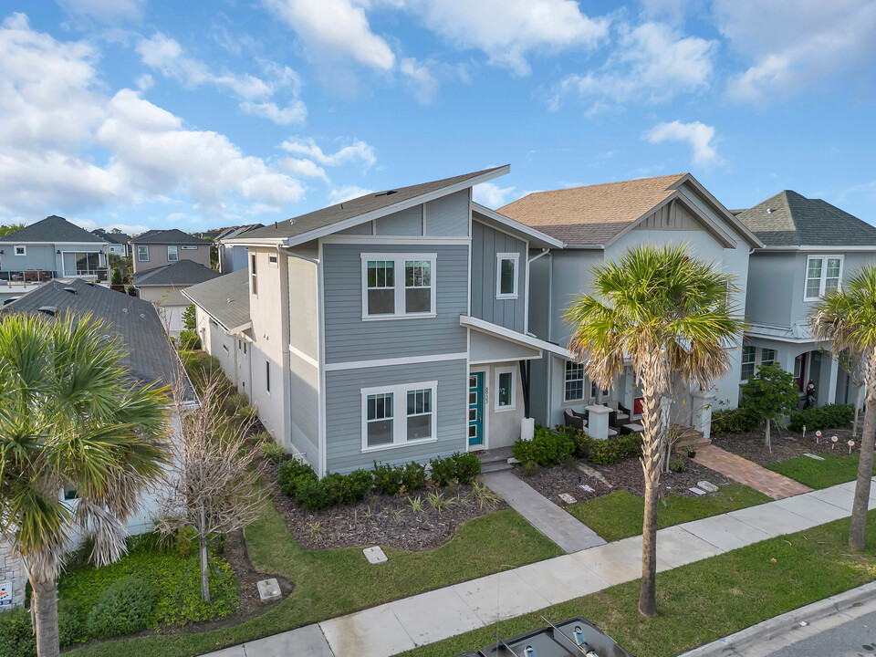 8933 Sperry St in Orlando, FL - Foto de edificio