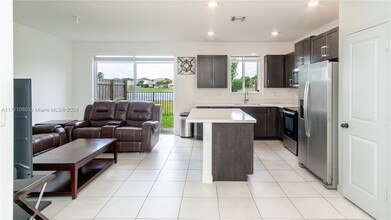 1180 SE 23rd Ave in Homestead, FL - Building Photo - Building Photo