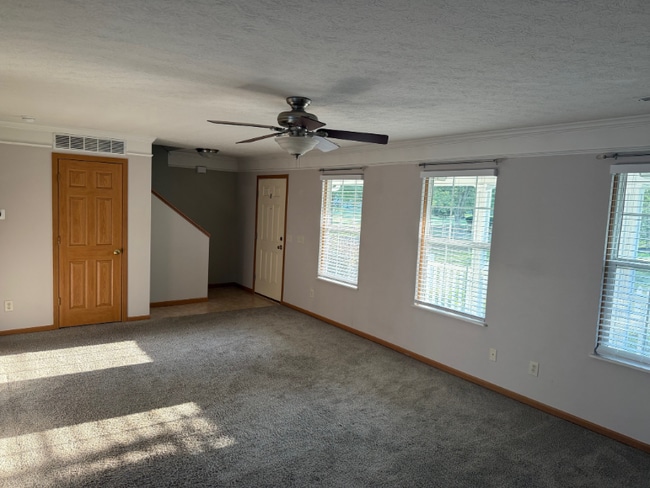6186 New Albany Rd W in New Albany, OH - Building Photo - Building Photo