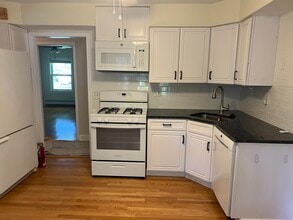 200 Lee St in Mount Prospect, IL - Building Photo - Building Photo