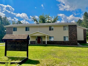 Edgewood Manor in Minocqua, WI - Building Photo - Building Photo