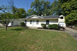 9877 Norcrest Dr in Cincinnati, OH - Building Photo