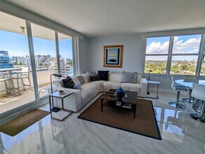 888 Intracoastal Dr, Unit #10A in Fort Lauderdale, FL - Foto de edificio - Building Photo