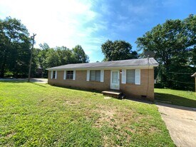 132 Woodland Ave in Shelby, NC - Building Photo