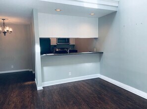 327 Yorkshire Cir in Nashville, TN - Building Photo - Building Photo