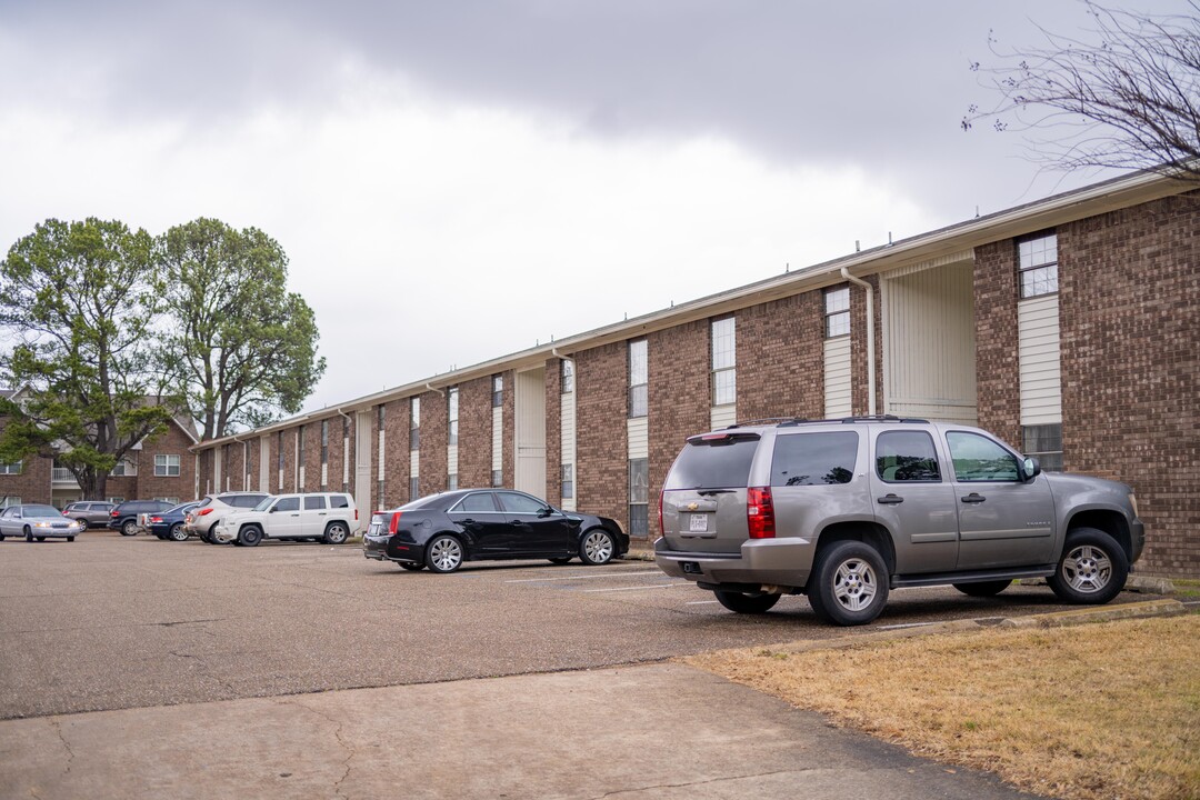 Brook Hollow in Texarkana, AR - Building Photo