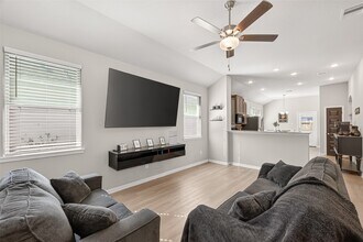 8014 Barret Travis Ct in Beasley, TX - Building Photo - Building Photo