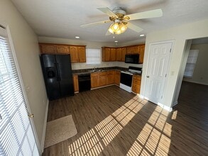 183 Frederick Ct in Mount Washington, KY - Building Photo - Building Photo