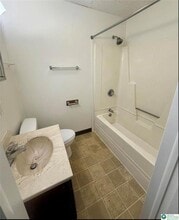 4 E Belvidere St in Nazareth, PA - Building Photo - Building Photo