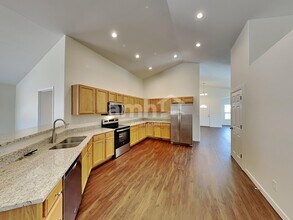 7606 Cholla Ct, Unit 5045 Woodman Avenue in Colorado Springs, CO - Foto de edificio - Building Photo