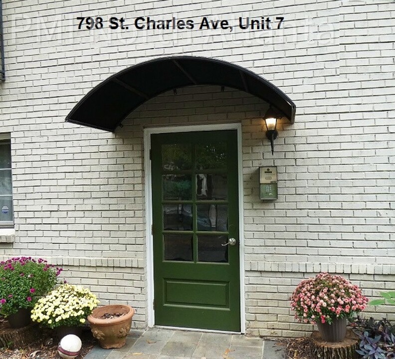 798 St Charles Ave NE in Atlanta, GA - Building Photo