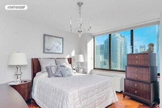 422 E 72nd St in New York, NY - Foto de edificio - Building Photo