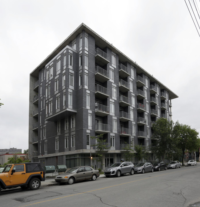 245 Maguire in Montréal, QC - Building Photo