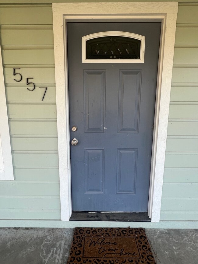 557 E Elm St in Canton, TX - Building Photo - Building Photo