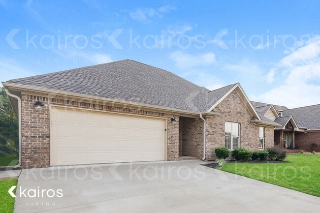 93 Old Orchard Rd in Florence, AL - Foto de edificio - Building Photo