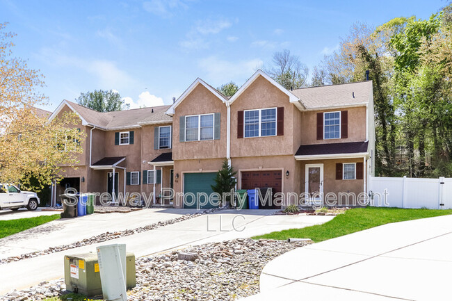 51 Meadow Ct in Sewell, NJ - Foto de edificio - Building Photo