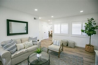 5574 E Vista Del Amigo in Anaheim, CA - Building Photo - Building Photo