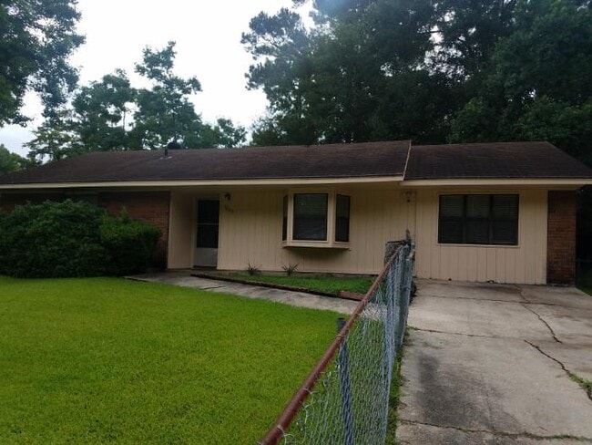 property at 1043 Westwood Dr