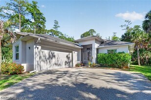 2745 22nd Ave NE in Naples, FL - Building Photo