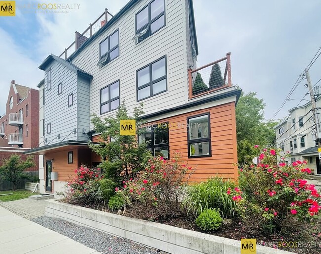 53 Kent St, Unit 3 in Somerville, MA - Foto de edificio - Building Photo