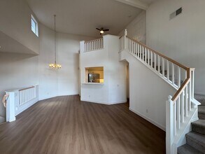 12083 Tivoli Park Row in San Diego, CA - Building Photo - Building Photo