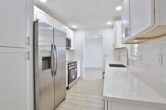 2834 Hardee Dr in Sarasota, FL - Building Photo - Building Photo