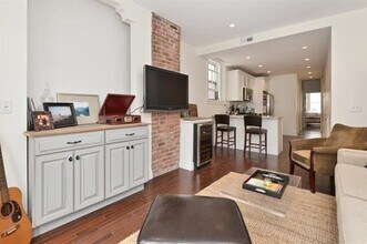 215 Adams St in Hoboken, NJ - Building Photo - Building Photo
