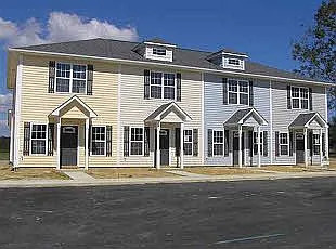 104 Parrot Landing Dr in Hubert, NC - Building Photo