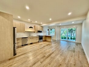 2563 Hebert Rd in West Kelowna, BC - Building Photo - Building Photo